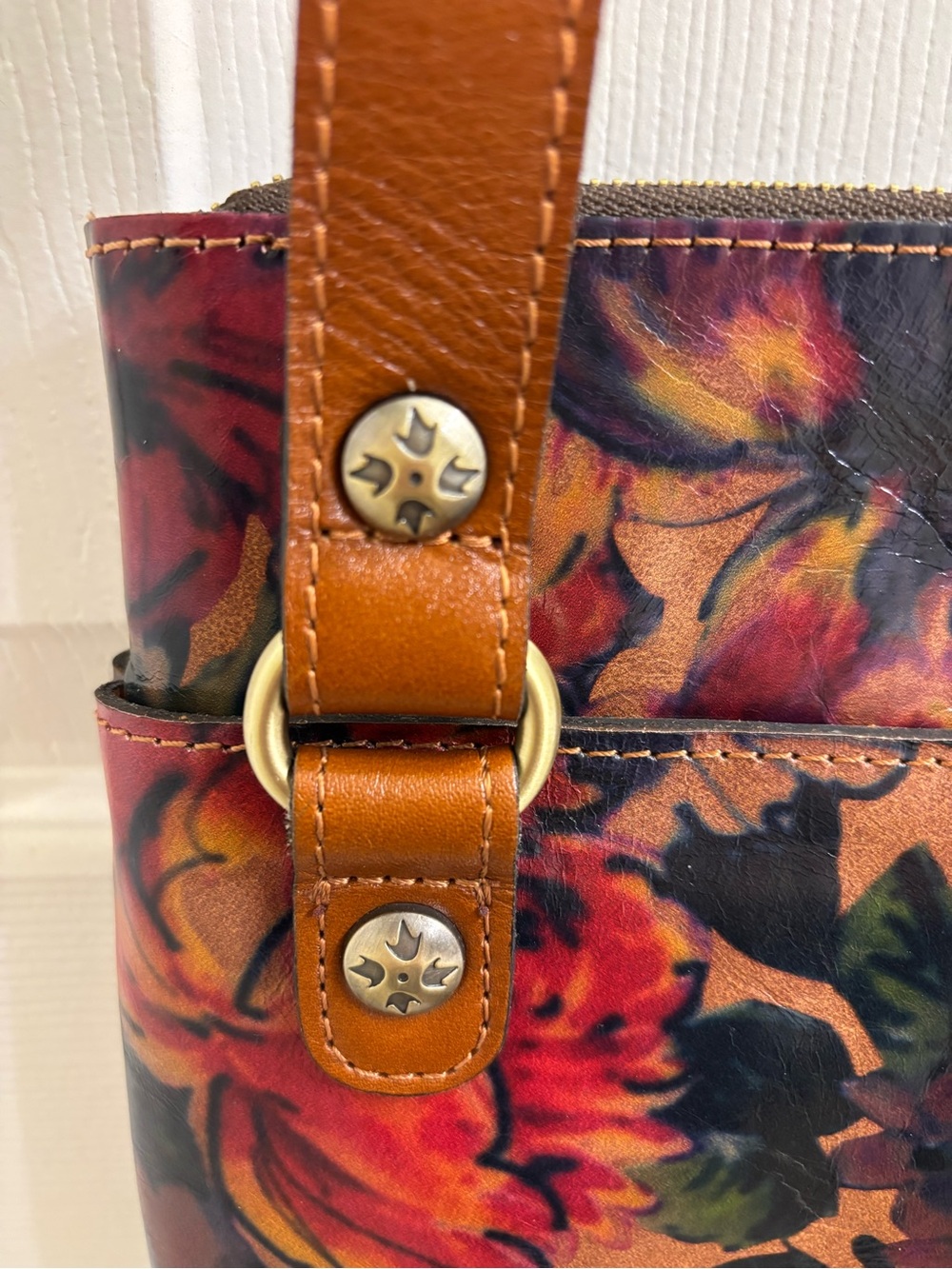 Patricia Nash Stipes floral leather crossbody - Like New - Picture 4 of 10